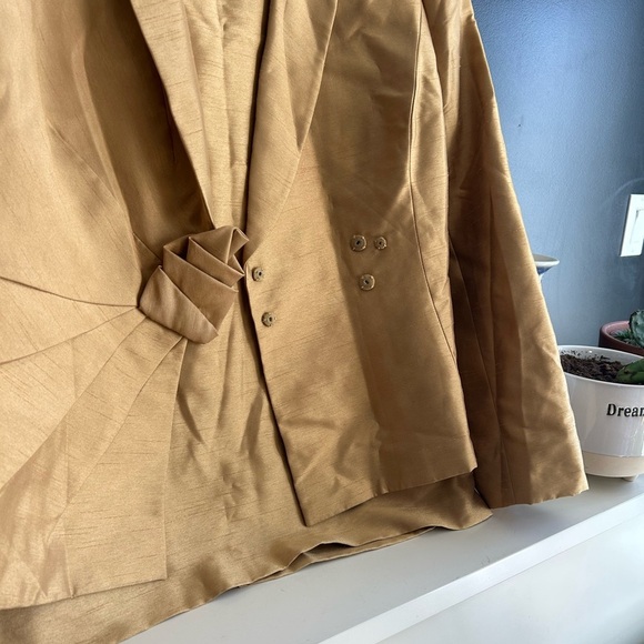 Y2K Tahari Gold Skirt Set Elegant and Versatile 8 - Picture 6 of 15